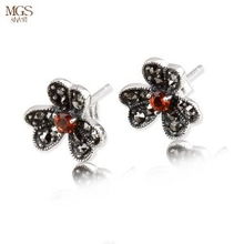MGS曼古銀 復古天然石榴石925純銀耳環(huán)，優(yōu)雅格調與經典工藝的融合